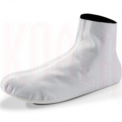 GORE-TEX® LINER: Impermeable y transpirable. Con menos costuras y con mayor cobertura que la competencia.