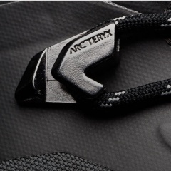 GANCHO-Cordón que facilita la apertura y su tensión.